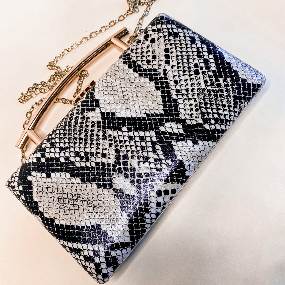 Snake clutch